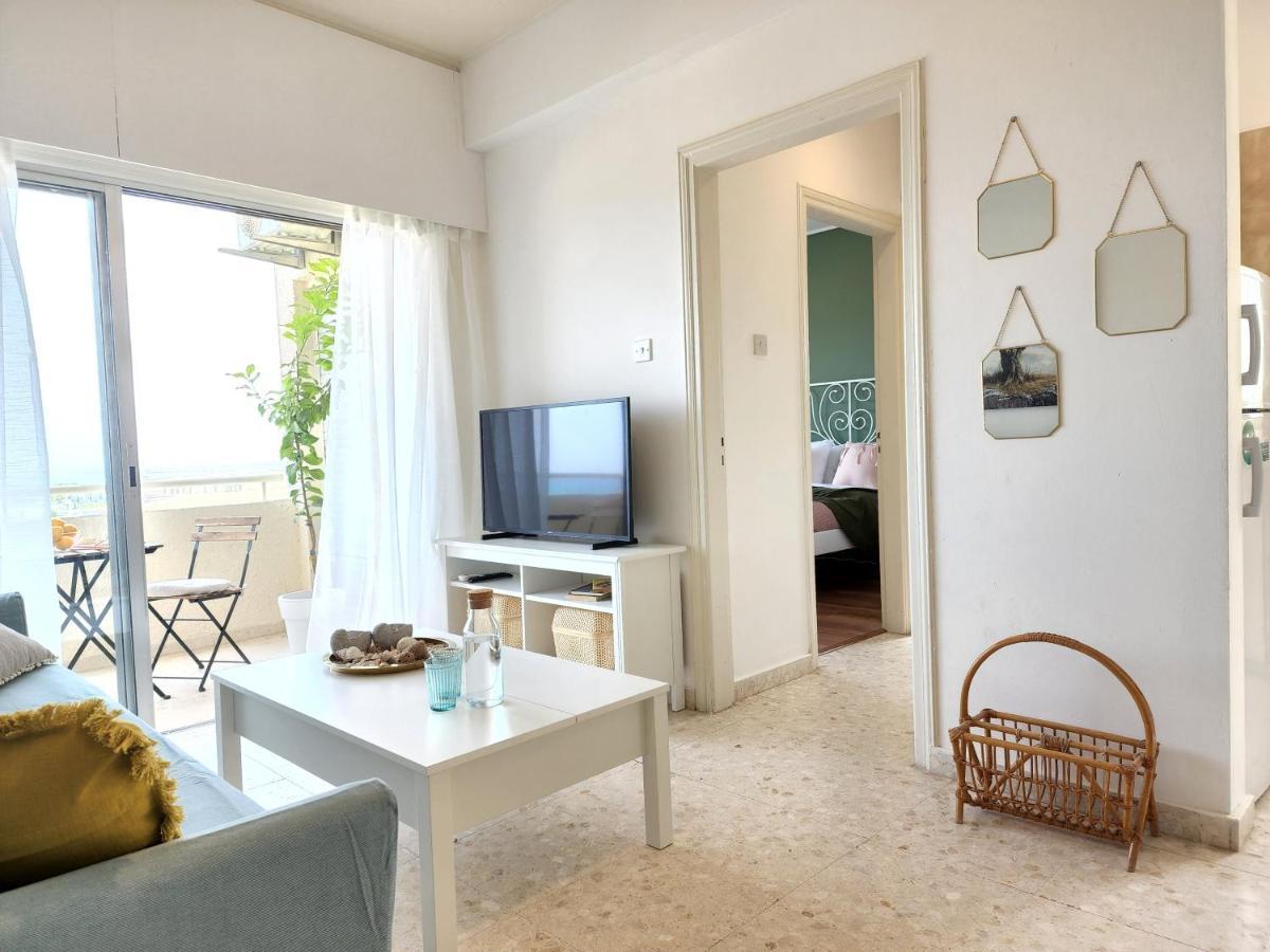 Capri Sea View One Bedroom ลาร์นาคา ภายนอก รูปภาพ