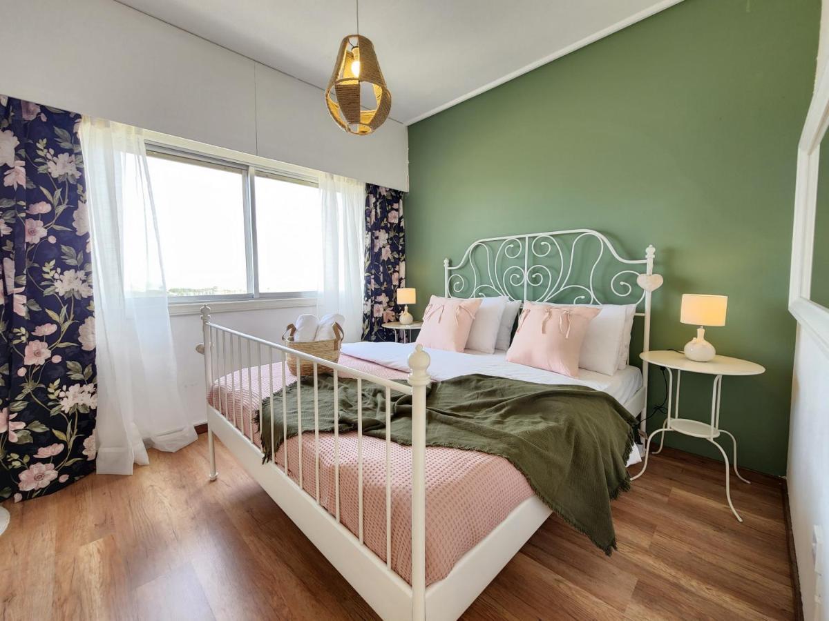 Capri Sea View One Bedroom ลาร์นาคา ภายนอก รูปภาพ